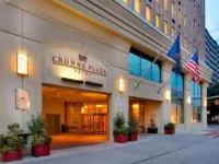 Crowne Plaza Harrisburg-Hershey Hotel berhampiran Riverfront Park