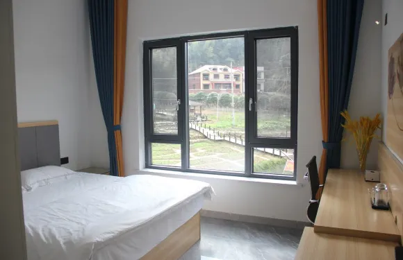 為美民宿（文華路分店）