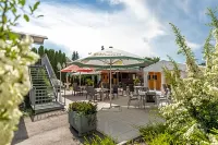 Stadthotel Geis - parking