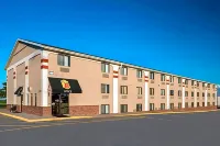 Super 8 by Wyndham Lincoln West Hotels in Lincoln
