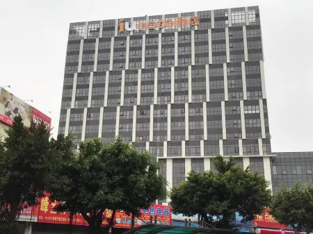 IU Hotel (Zhongshan Xiaolan Parkway Plaza)