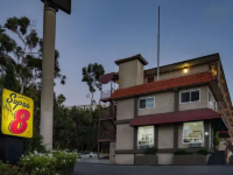 Super 8 by Wyndham San Diego Hotel Circle Hotels near San Diego International Airport