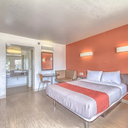 Motel 6 San Antonio, TX Six Flags Fiesta TX/La Cantera Area