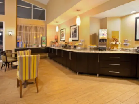 Hampton Inn & Suites Cleveland/Independence Hotels in Independence