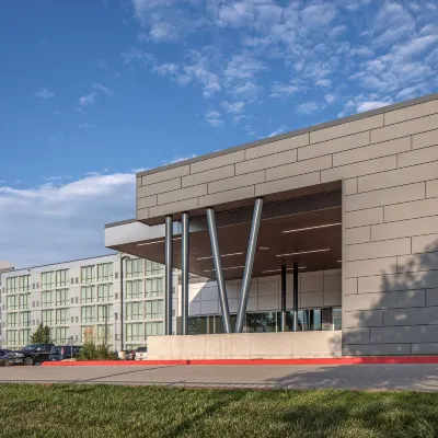 DoubleTree by Hilton Omaha Southwest Hotels near Horsemen's Park
