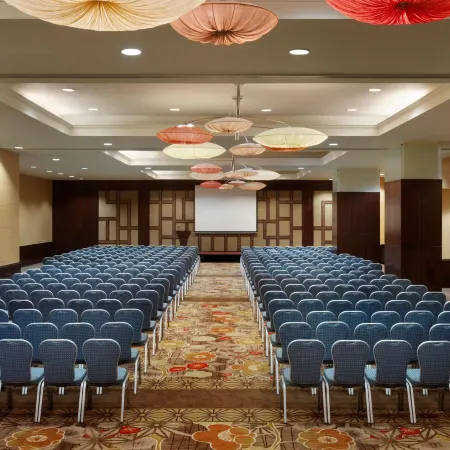 Embassy Suites by Hilton Los Angeles Glendale