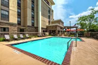 Hampton Inn & Suites Memphis-Galleria - parking