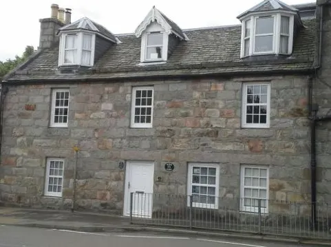 阿爾巴豪斯住宿加早餐旅館