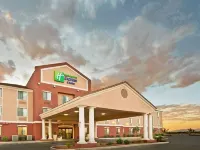 Holiday Inn Express & Suites Willcox