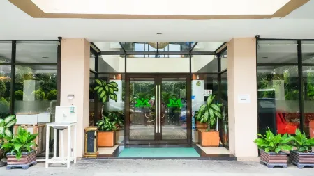 Hotel Mekkah Banda Aceh Отели в г. Банда Асех