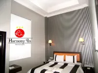 Hotel Harmony in & Karaoke Hôtels à : Raya River