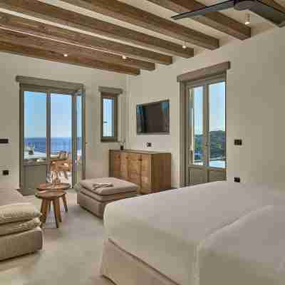 Ios Grand Pool Suites Rooms