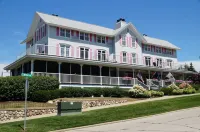 Harbor House Inn
