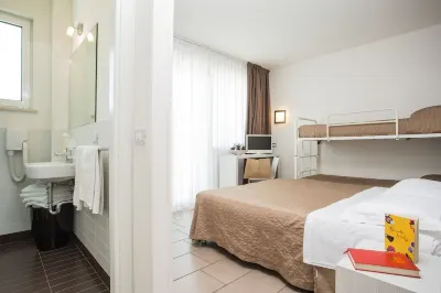 Mokambo Shore Design Hotel