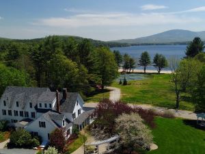 Inn at Pleasant Lake