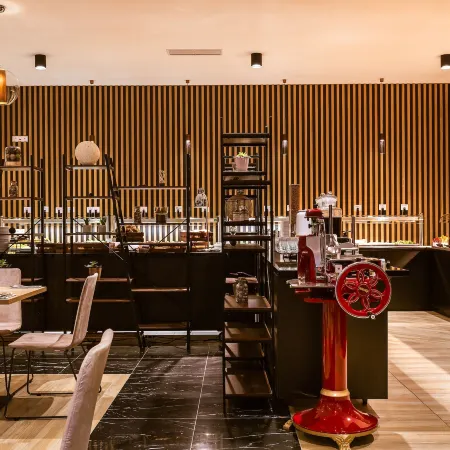 Green Mountain 5* Hotel