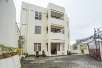 RedDoorz Near Universitas Samratulangi Manado Các khách sạn ở Malalayang