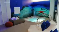 Wavia Hotel - Adults Only - parkir