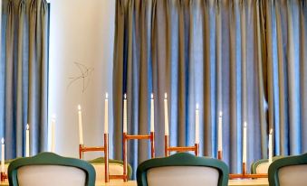 Emerald Suites
