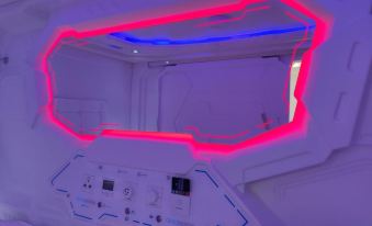 Capsule & Dormitory Space-X