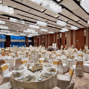 Hilton Garden Inn Istanbul Atatürk Airport Hotel dekat Yesilkoy Station