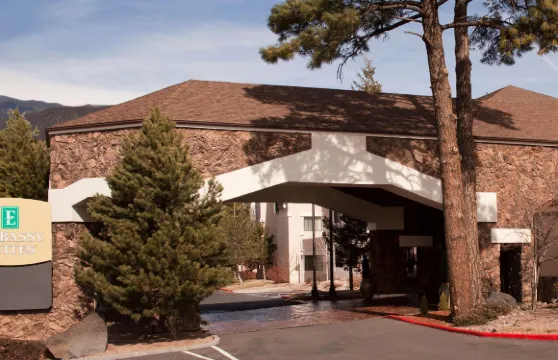 費拉格爾斯塔夫希爾頓大使套房酒店