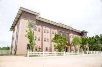 Ktc Place Hotel dekat Maikaew Pier