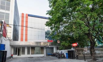 RedDoorz @ Panglima Sudirman