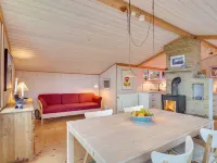 "Gundhild" - 1.8km from the Sea