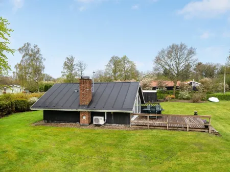 "Henrieke" - 250m to the Fjord Отели в г. Roslev