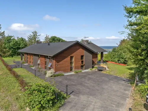 "Andri" - 600m to the Fjord Hotels in Logstor