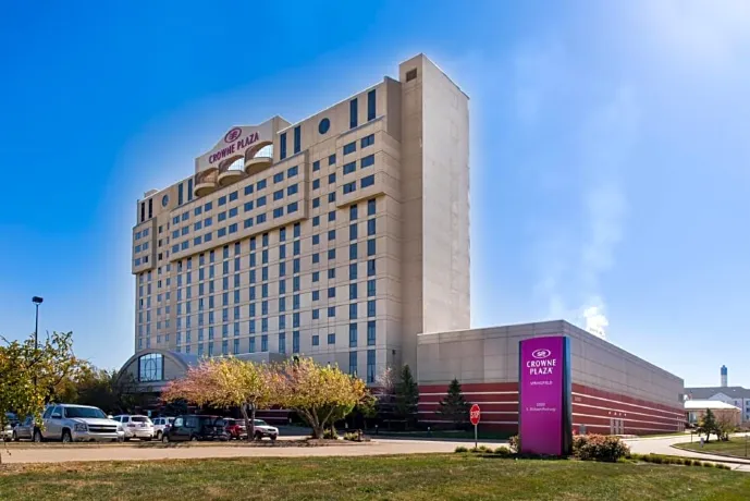 Crowne Plaza Springfield - Convention Ctr Hotels near 