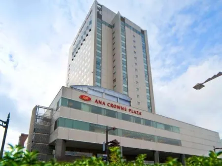 ANA Crowne Plaza Toyama by IHG Отели рядом с достопримечательностью «Университет Тояма»