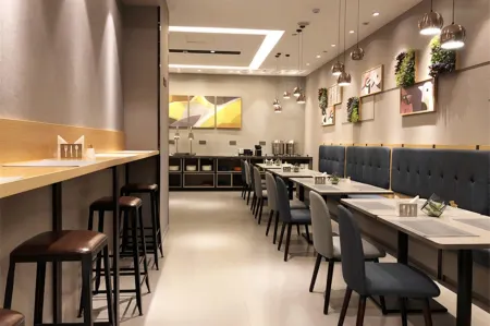 Homeinn Selected Hotel (Nanjing Jiangbei University Subway Station) Отели рядом с достопримечательностью «Nanjing University of Technology Pukou Campus»