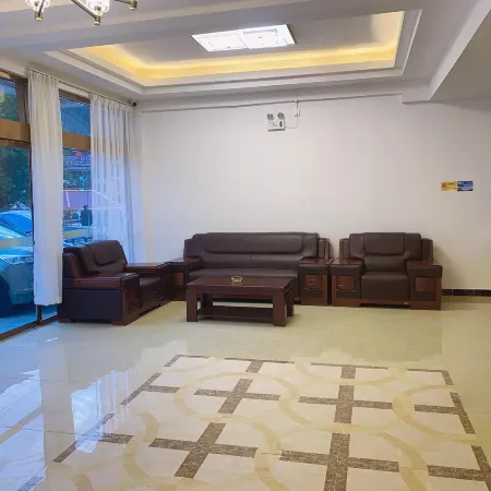 Chayan Jiangzhe Business Hotel