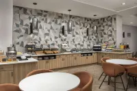 查塔諾加漢彌爾頓廣場希爾頓逸林酒店及度假村 - 早餐