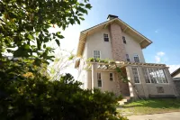 Waterhouse House Built by Vories a Nationally re Ōmihachiman otelleri