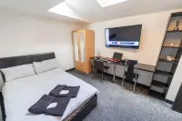 46 North Road Studios Near QE and Uob