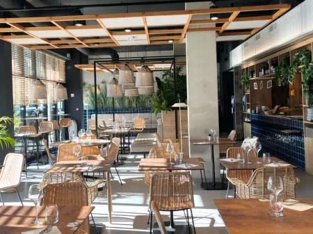 Ibis Lunel Petite Camargue Отели в г. Эмарг