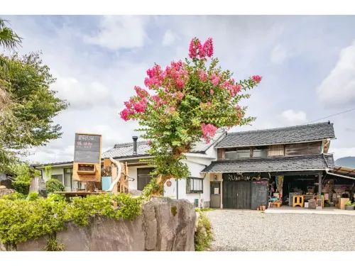 Farmhouse and folk park Warm day Hotels in Ebino