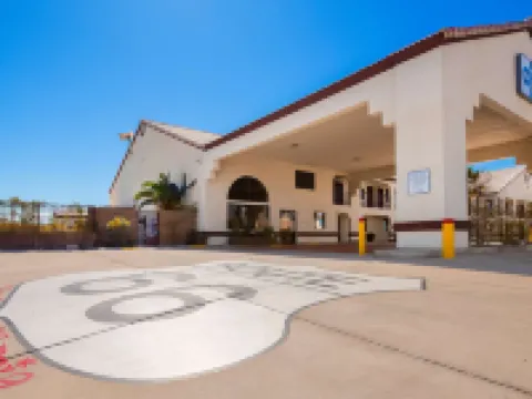 Best Western Colorado River Inn ニードルズのホテル