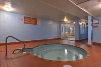 Canadas Best Value Inn and Suites Vernon - Hot Tub