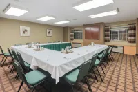 Microtel Inn & Suites by Wyndham West Chester - 2-Star
