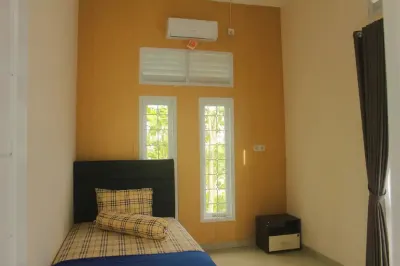 Alas Djati Guest House - 1 rumah Hotel dekat Eramart Bontang 2