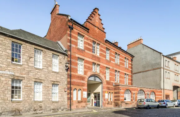 里士滿廣場公寓