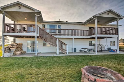 Scenic Large-Group Retreat, 1 Mi to Bryce Canyon! Hotels near Ruby’s Inn General Store