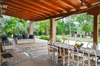 Casa vacanze Dolmen con piscina condivisa