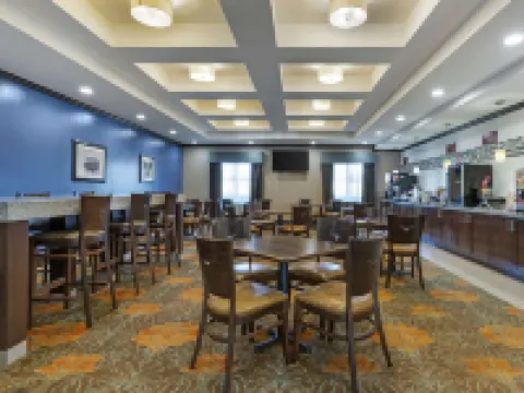 BestWestern Plus Luling Inn Hotels in Luling