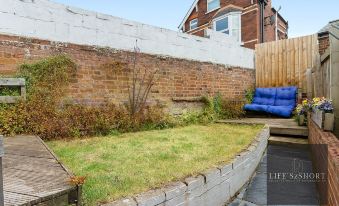 Luxe Garden House for 6 in Central Exeter