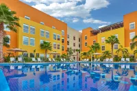 โรงแรม City Express Plus โดย Marriott Cabo San Lucas - ที่มีสระว่ายน้ำ